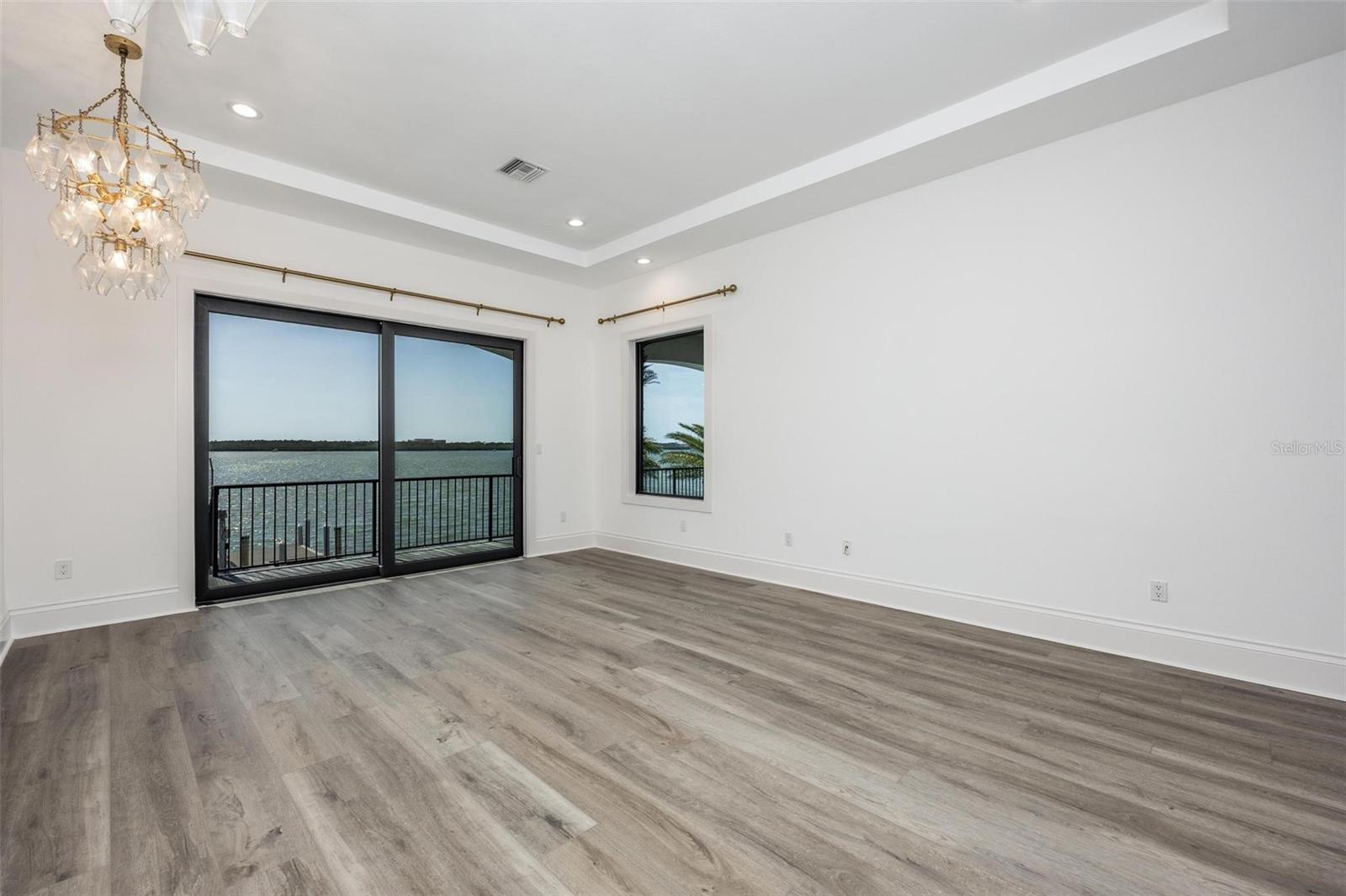 O6304937 Property Photo