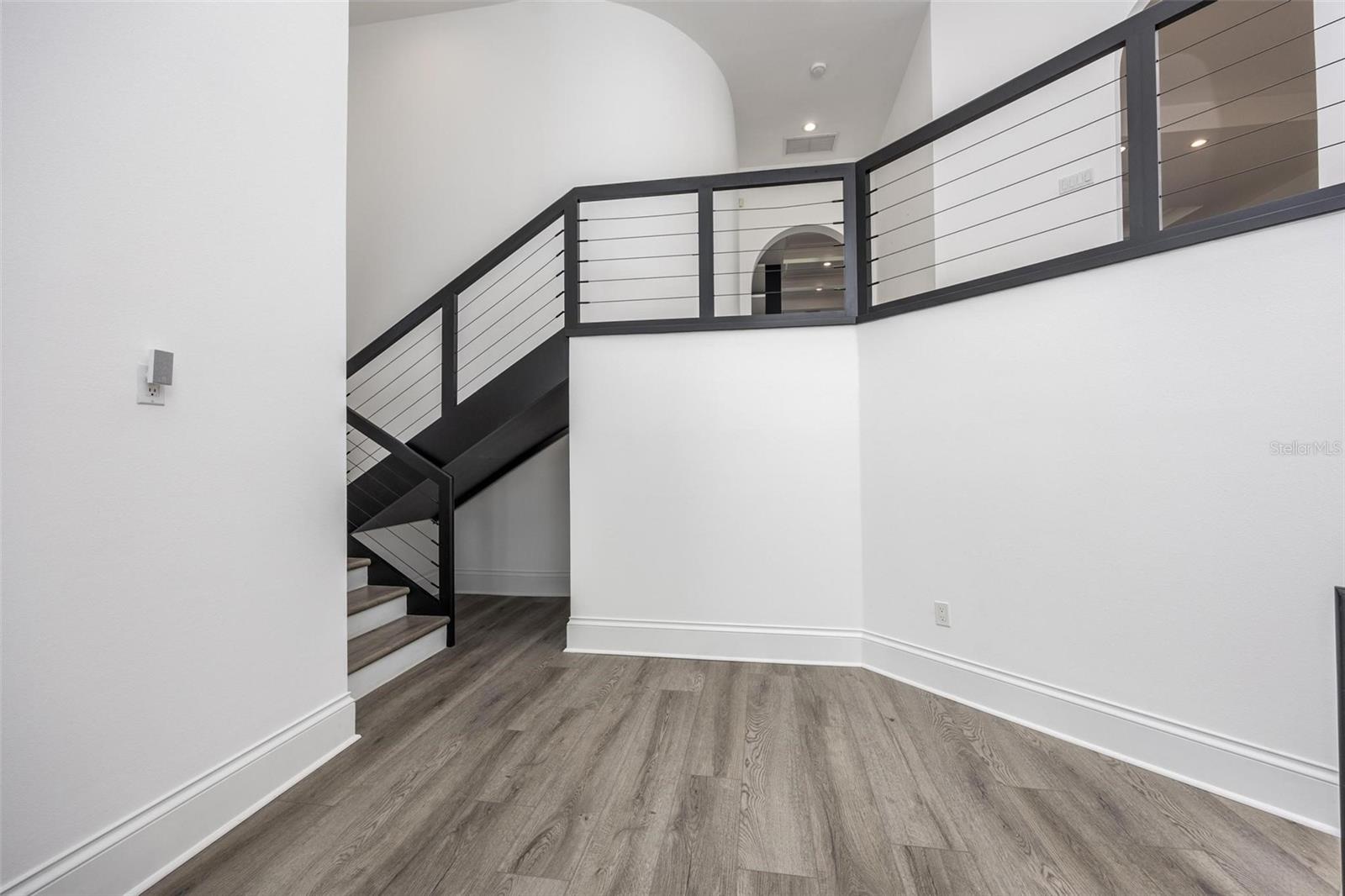 O6304937 Property Photo