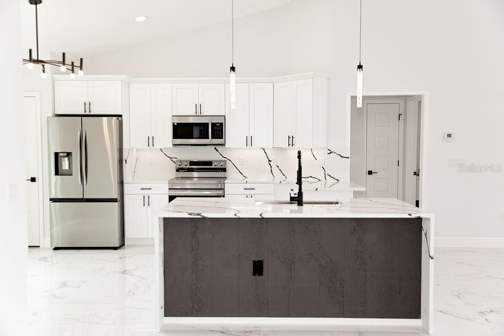 174 SEQUIOA TRL, OCKLAWAHA, FL, 32179