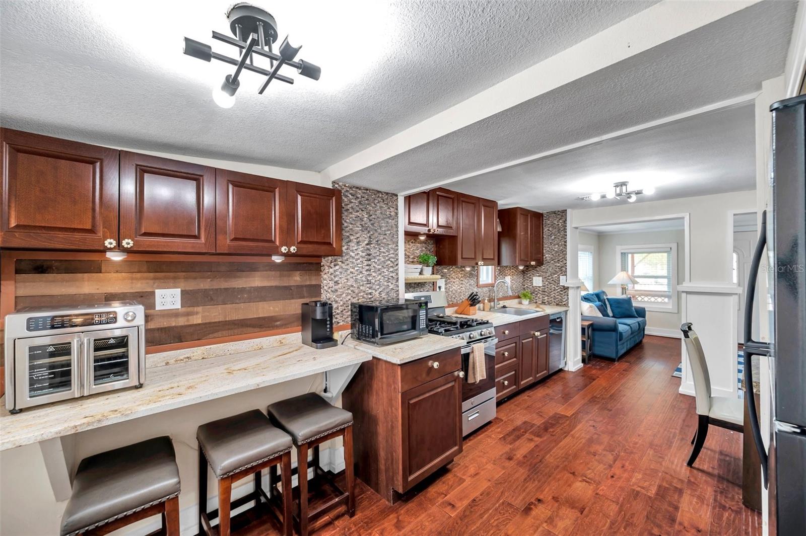 1111 32ND ST N, ST PETERSBURG, FL, 33713