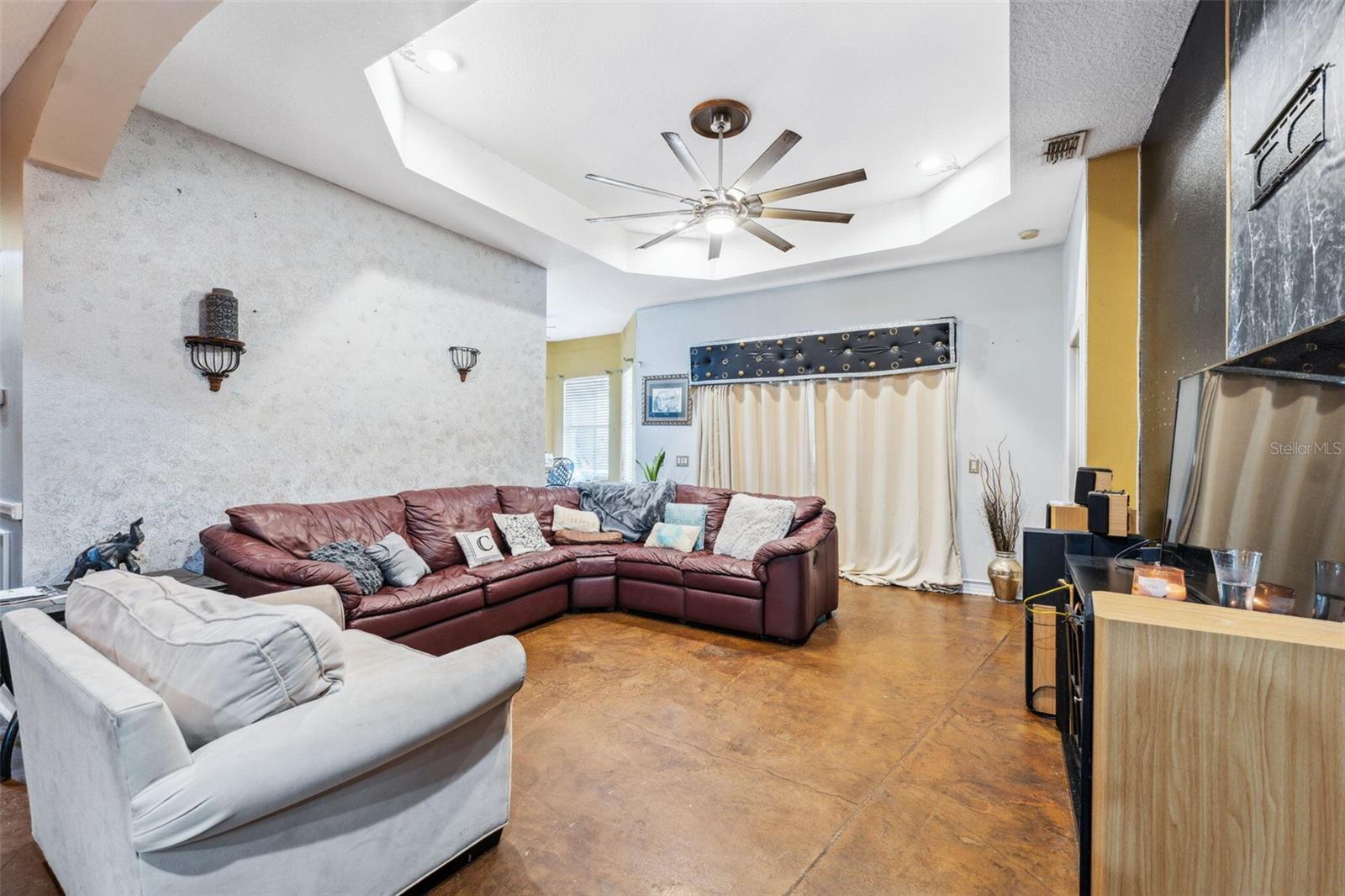 37110 HIGHLAND BLUFF CIR, DADE CITY, FL, 33523