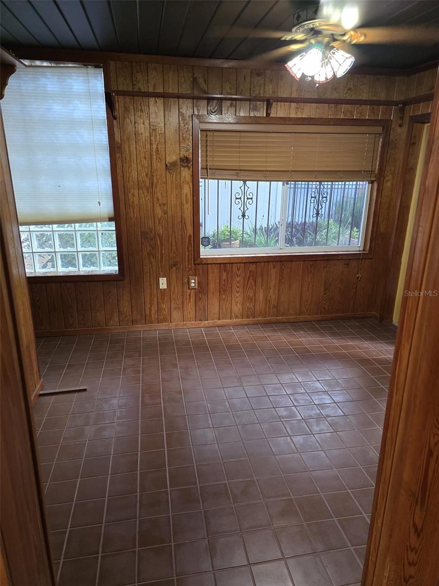 8641 MAY CIR, TAMPA, FL, 33614