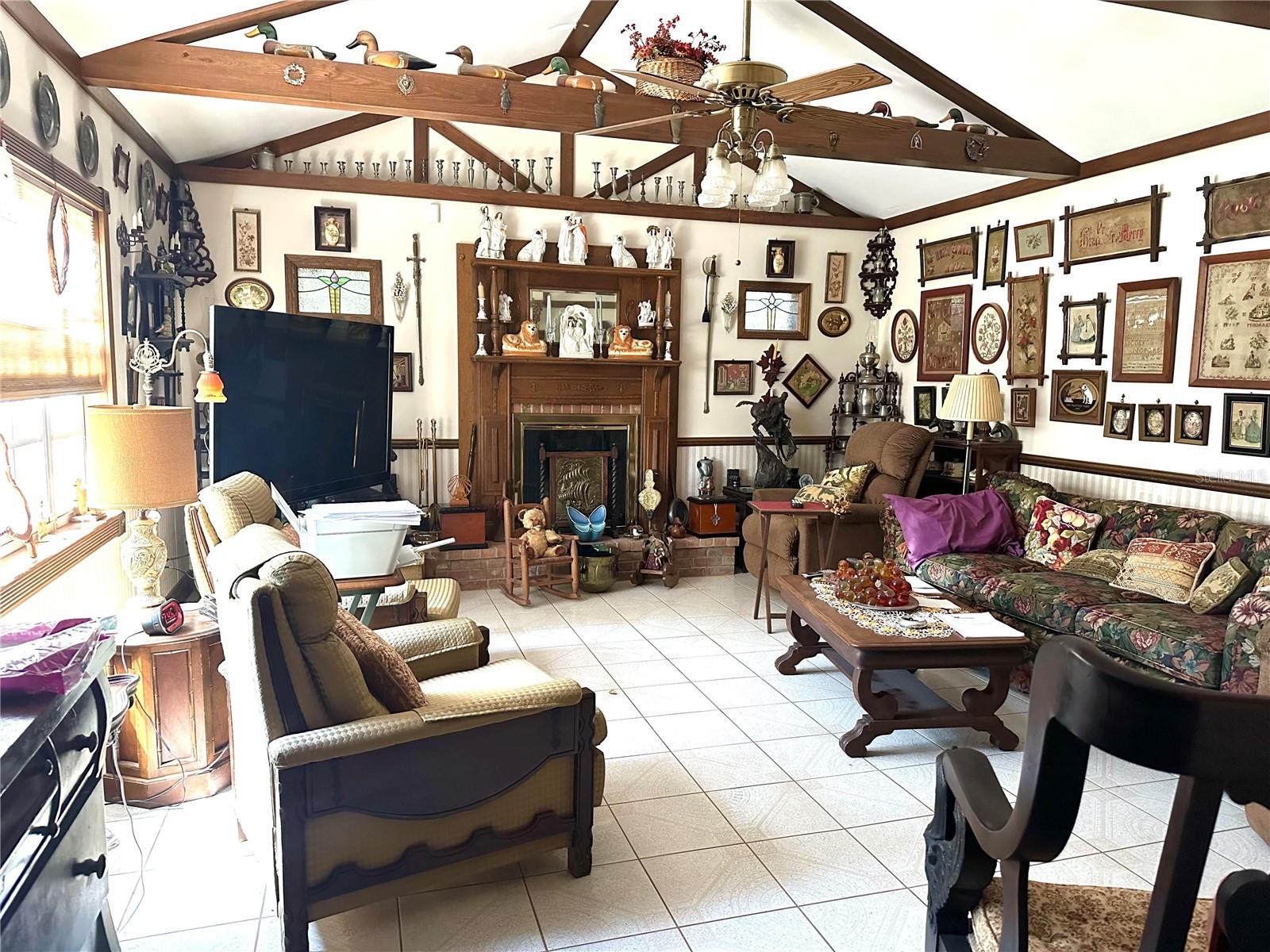 8641 MAY CIR, TAMPA, FL, 33614