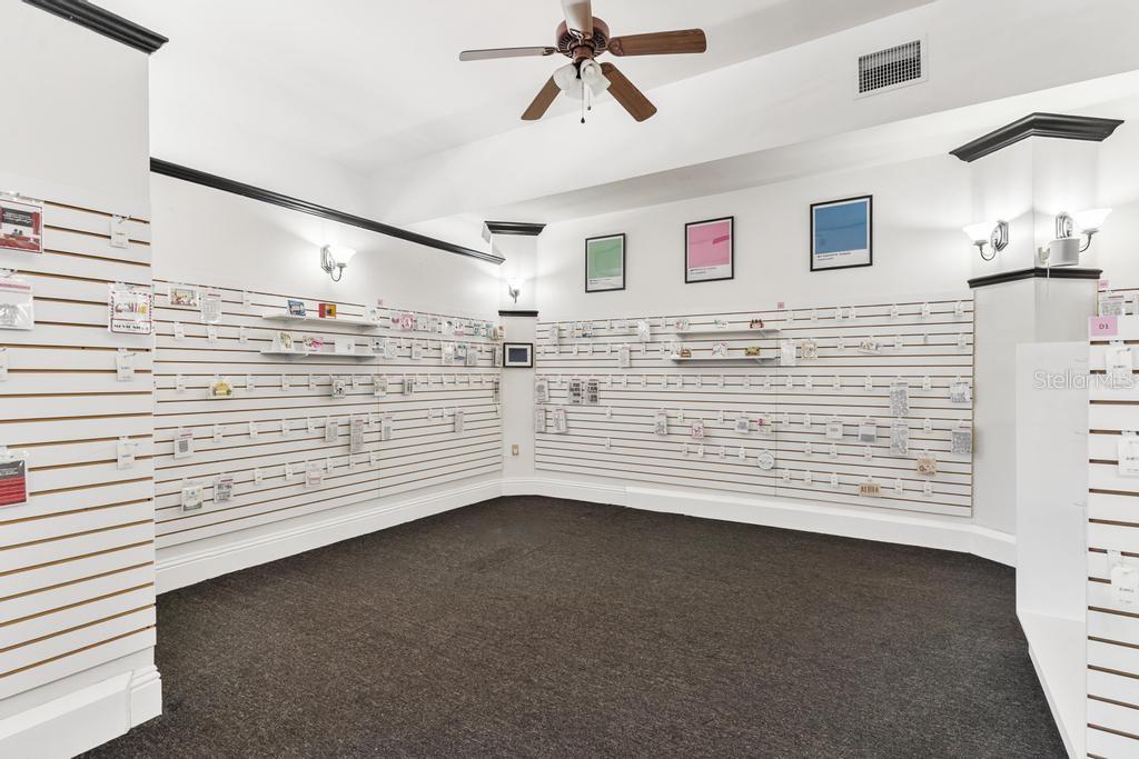 128 E MAGNOLIA AVE, EUSTIS, FL, 32726