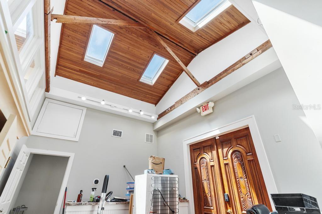 128 E MAGNOLIA AVE, EUSTIS, FL, 32726