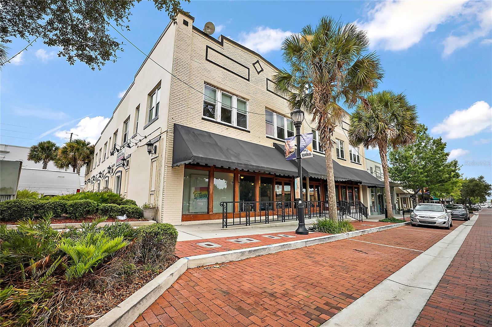 128 E MAGNOLIA AVE, EUSTIS, FL, 32726