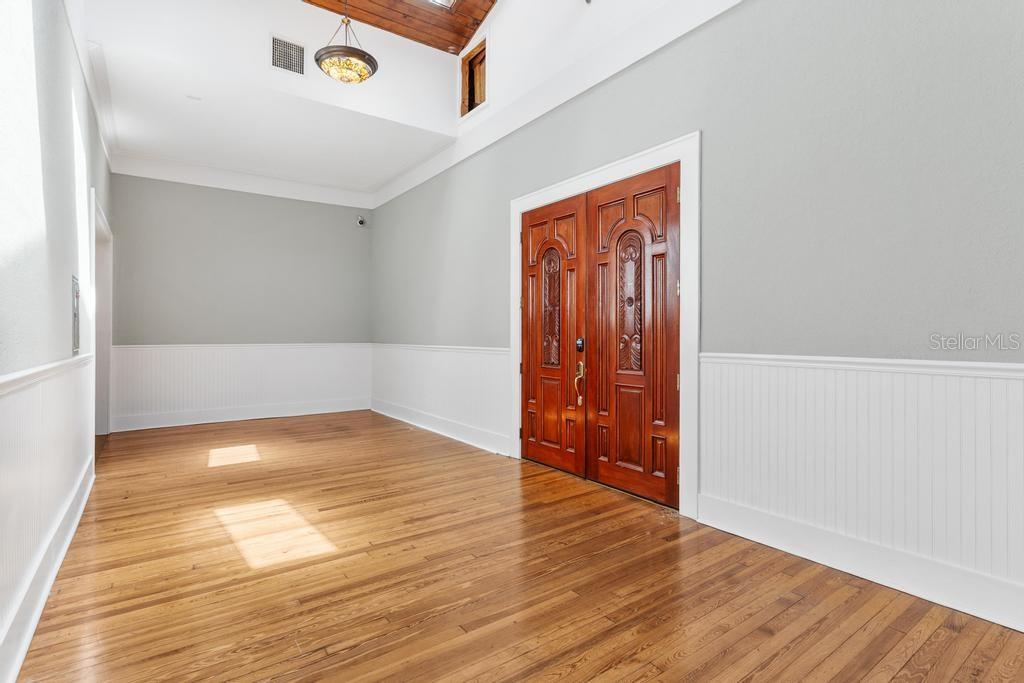 128 E MAGNOLIA AVE, EUSTIS, FL, 32726
