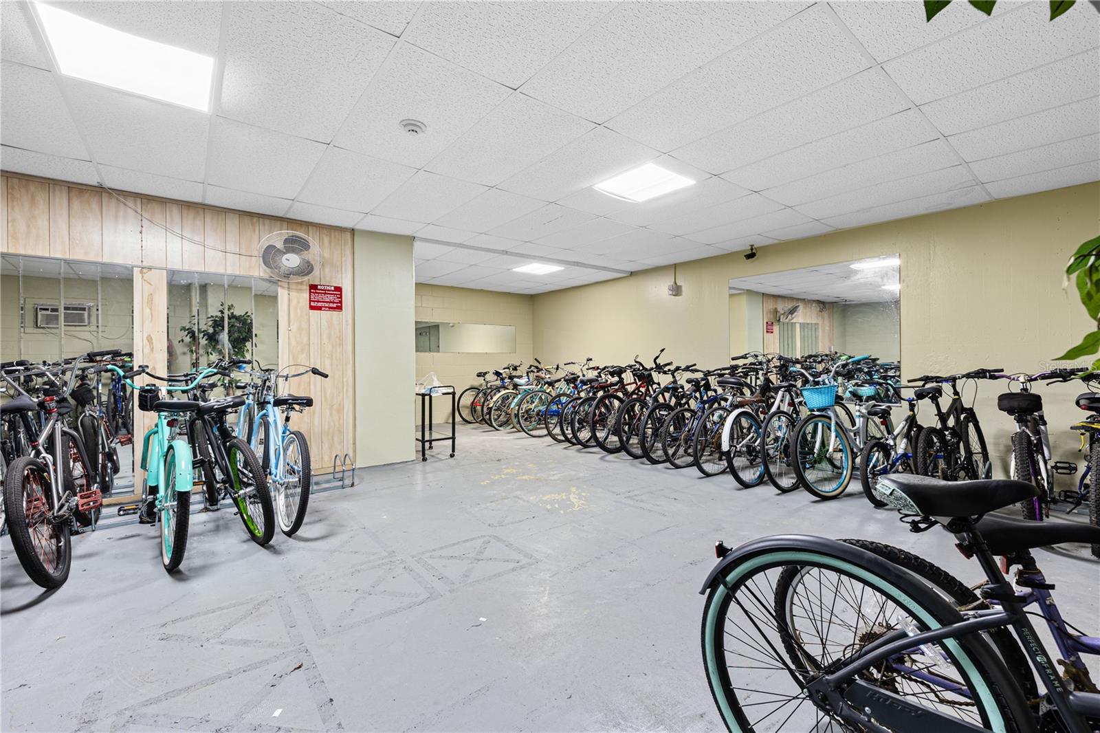 7200 SUNSHINE SKYWAY LN S #4B, ST PETERSBURG, FL, 33711