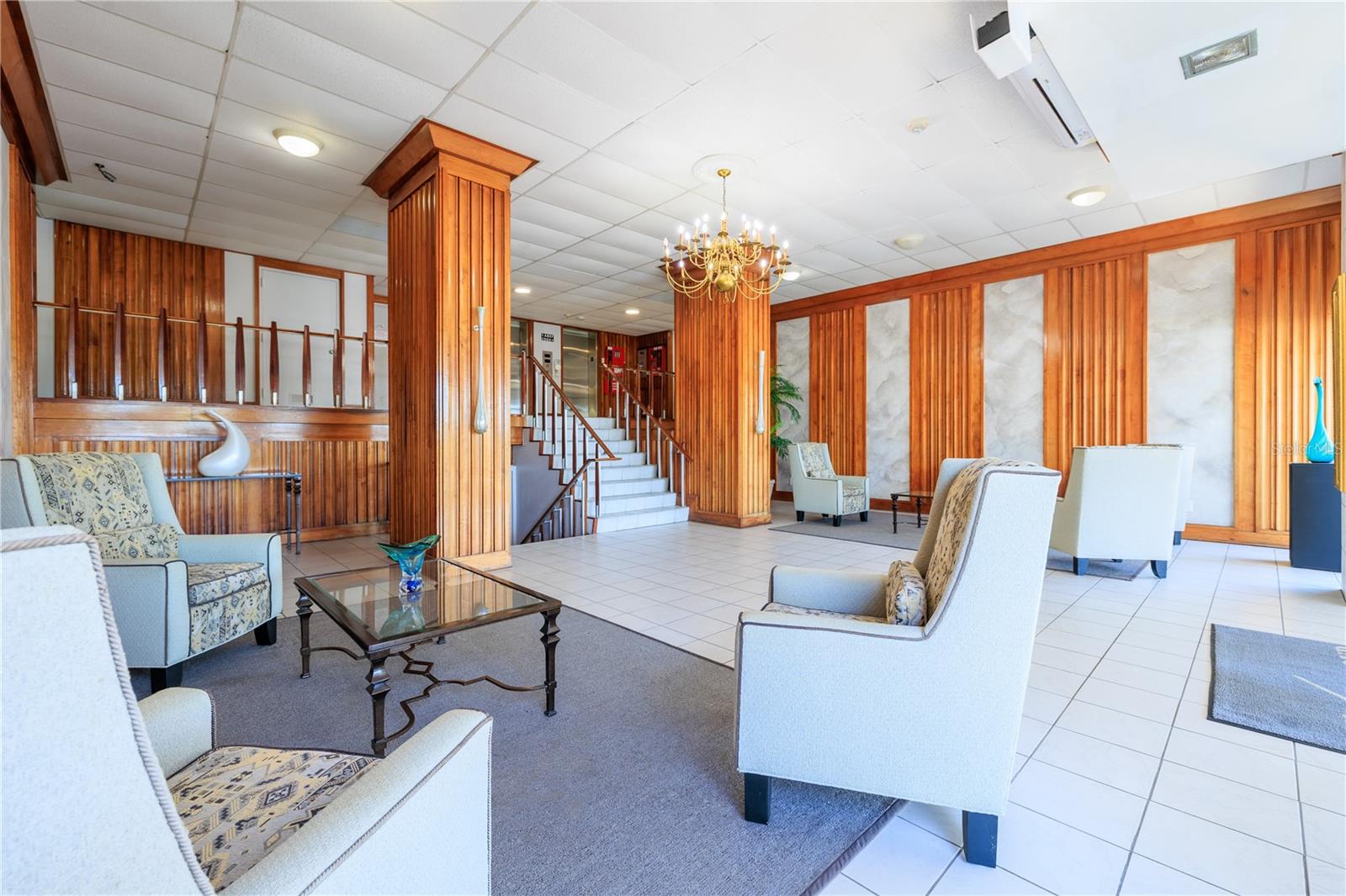 7200 SUNSHINE SKYWAY LN S #4B, ST PETERSBURG, FL, 33711