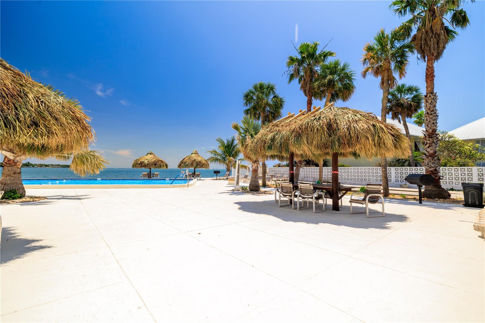 7200 SUNSHINE SKYWAY LN S #4B, ST PETERSBURG, FL, 33711