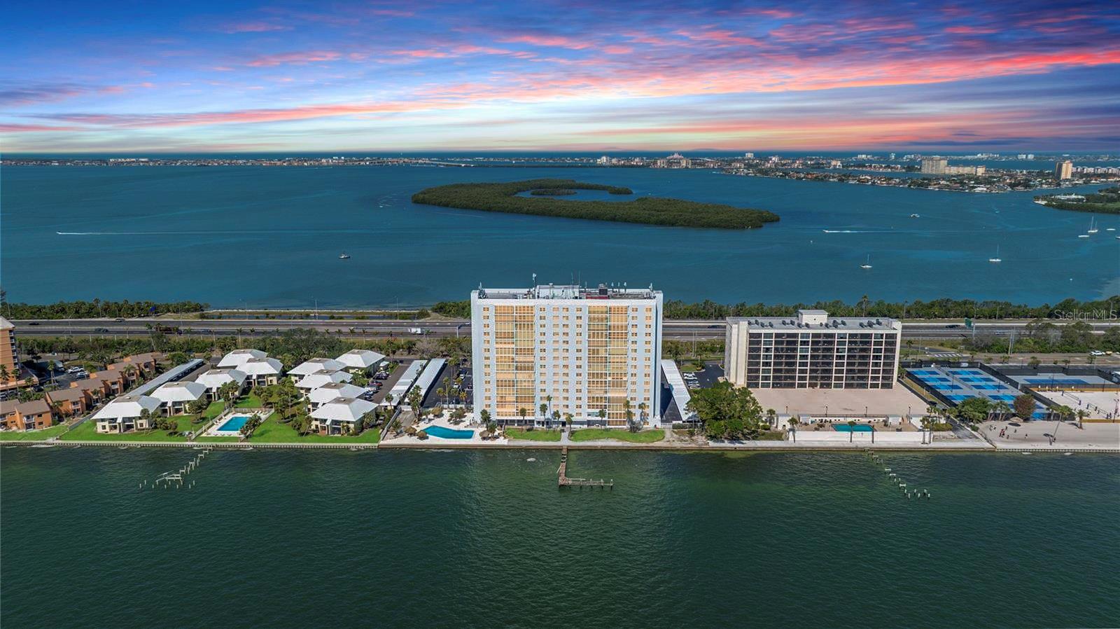 7200 SUNSHINE SKYWAY LN S #4B, ST PETERSBURG, FL, 33711