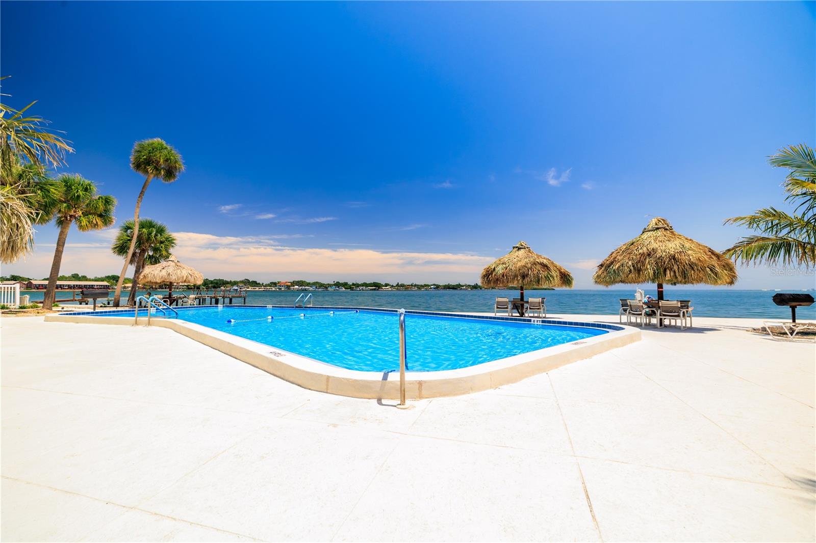 7200 SUNSHINE SKYWAY LN S #4B, ST PETERSBURG, FL, 33711