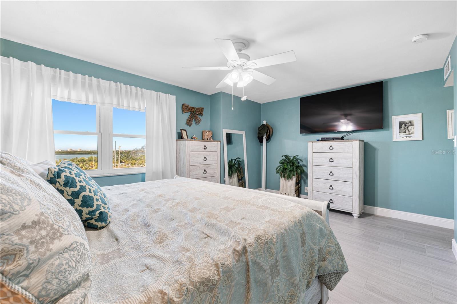 7200 SUNSHINE SKYWAY LN S #4B, ST PETERSBURG, FL, 33711