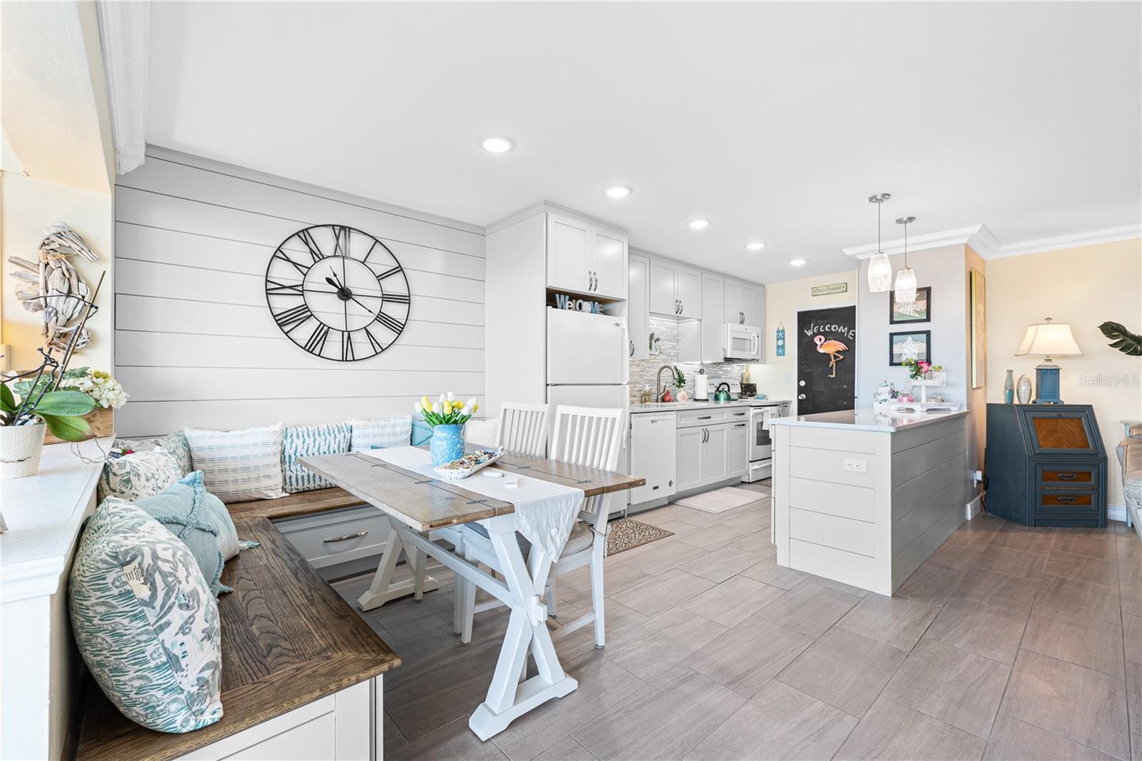 7200 SUNSHINE SKYWAY LN S #4B, ST PETERSBURG, FL, 33711