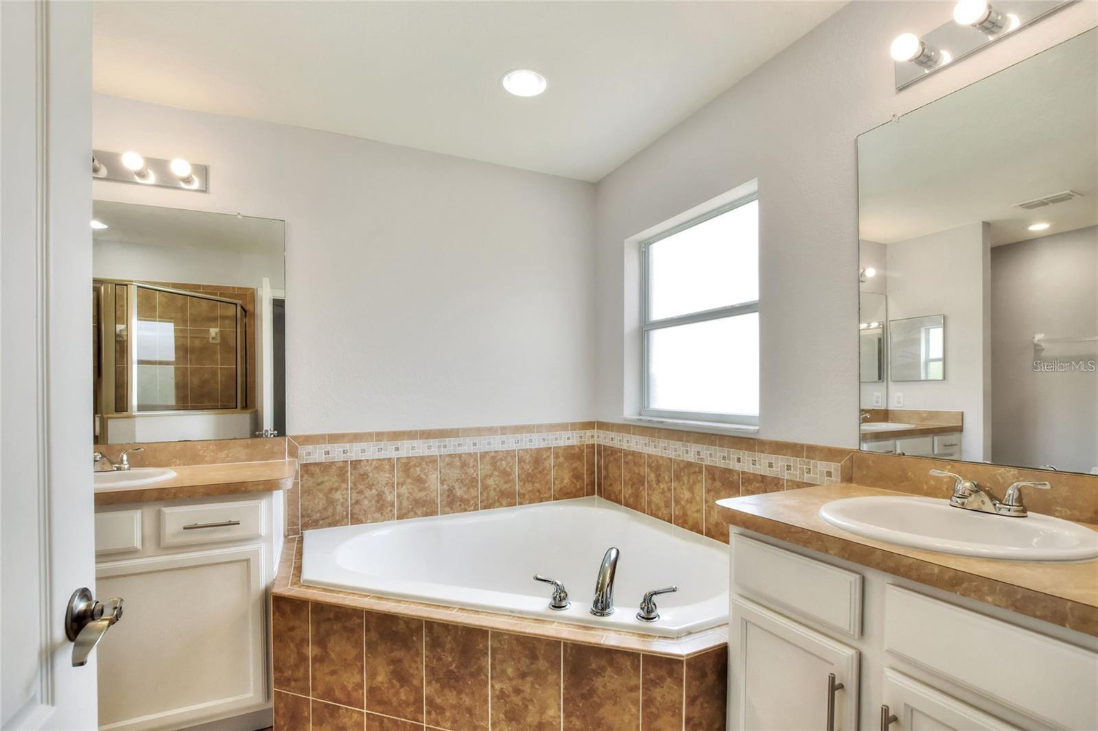 6562 EVERGREEN PARK DR, LAKELAND, FL, 33813