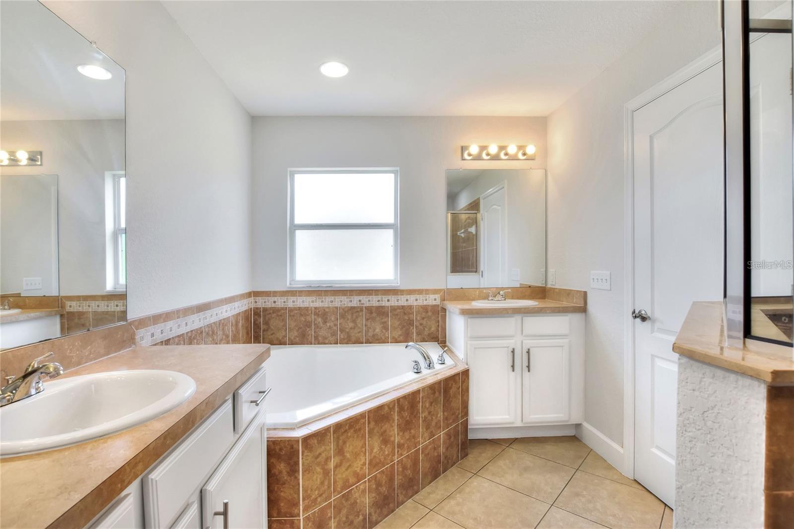 6562 EVERGREEN PARK DR, LAKELAND, FL, 33813
