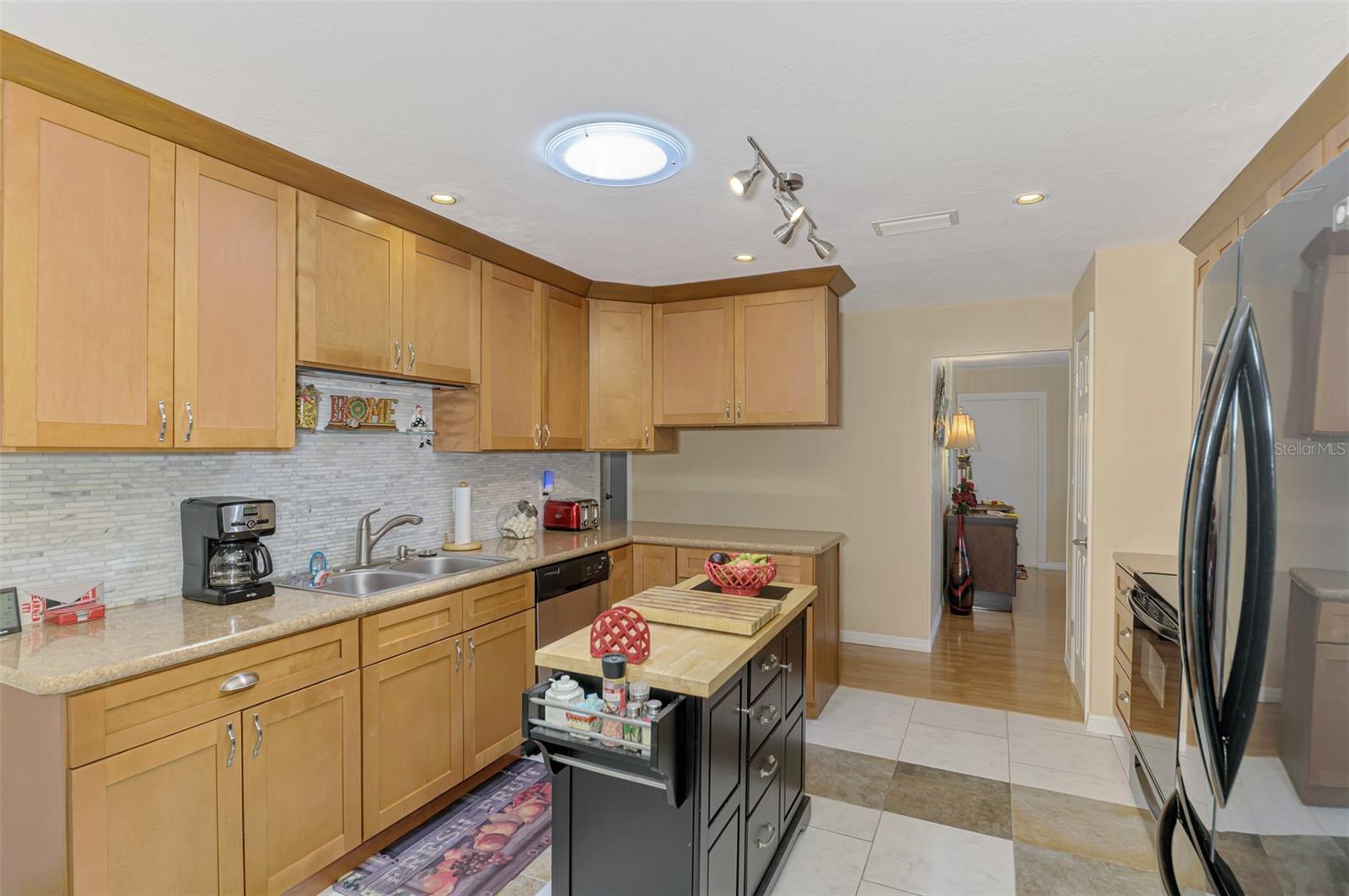 142 ROTONDA CIR, ROTONDA WEST, FL, 33947