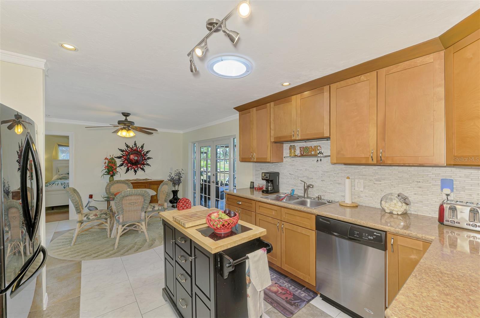 142 ROTONDA CIR, ROTONDA WEST, FL, 33947