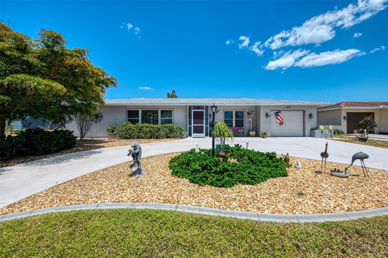 142 ROTONDA CIR, ROTONDA WEST, FL, 33947