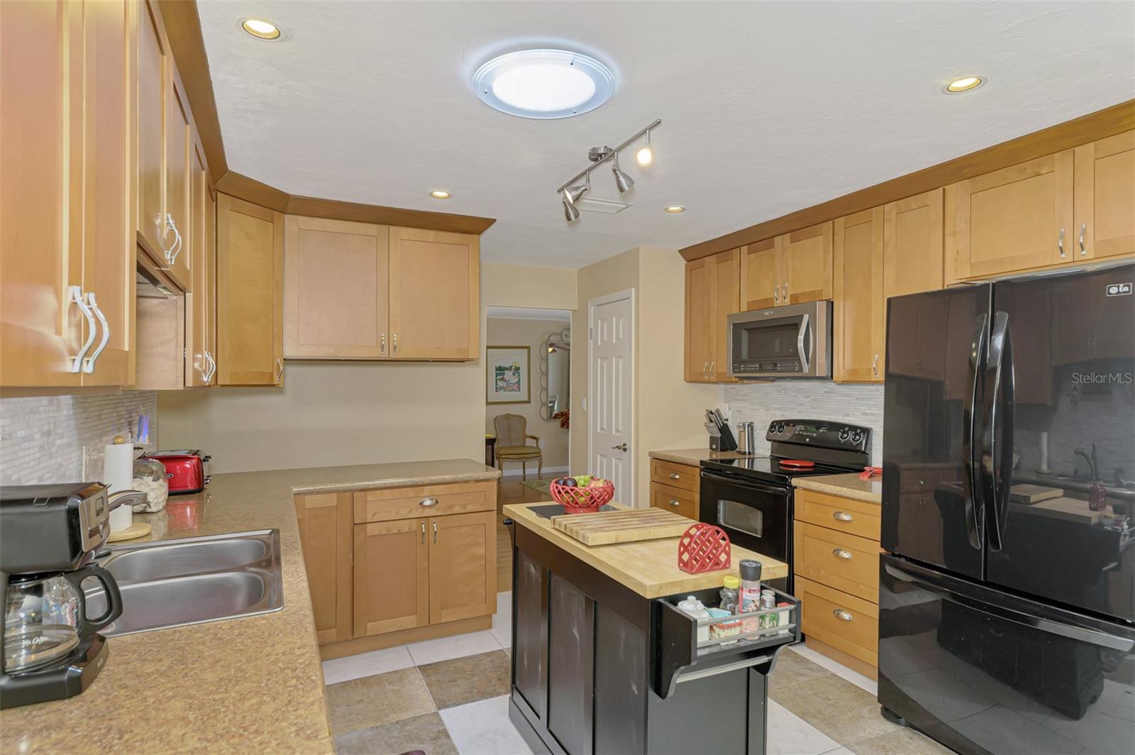 142 ROTONDA CIR, ROTONDA WEST, FL, 33947