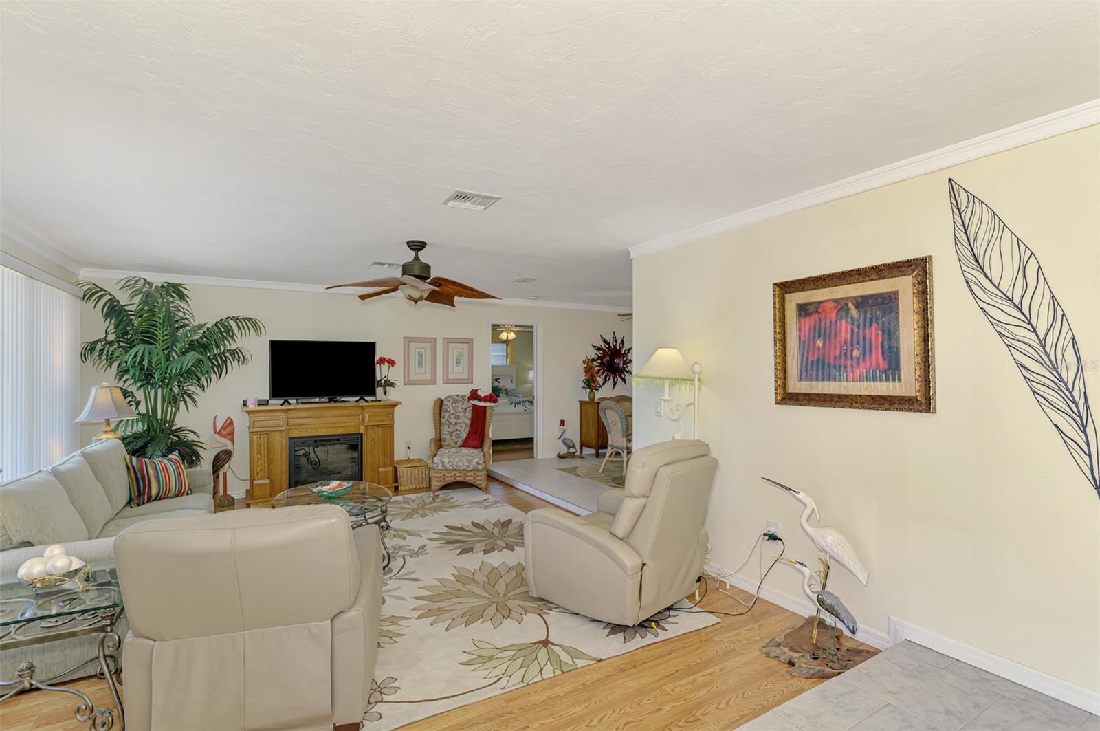 142 ROTONDA CIR, ROTONDA WEST, FL, 33947