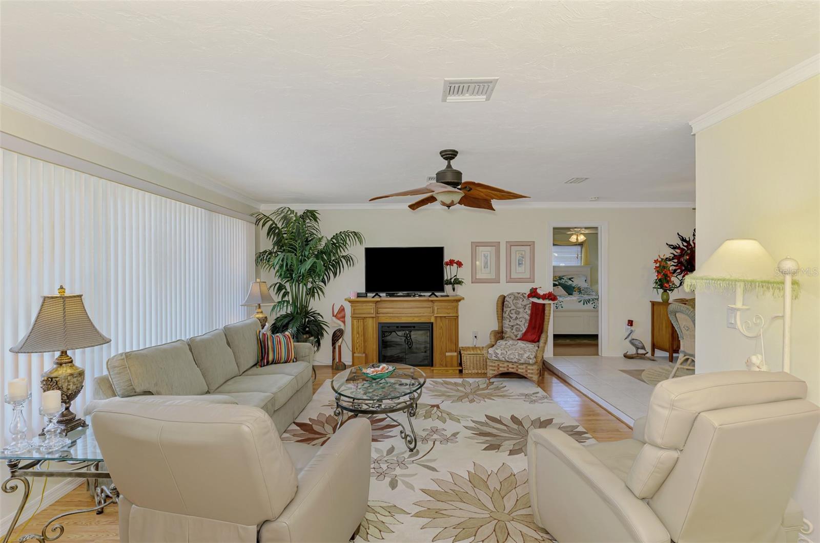 142 ROTONDA CIR, ROTONDA WEST, FL, 33947