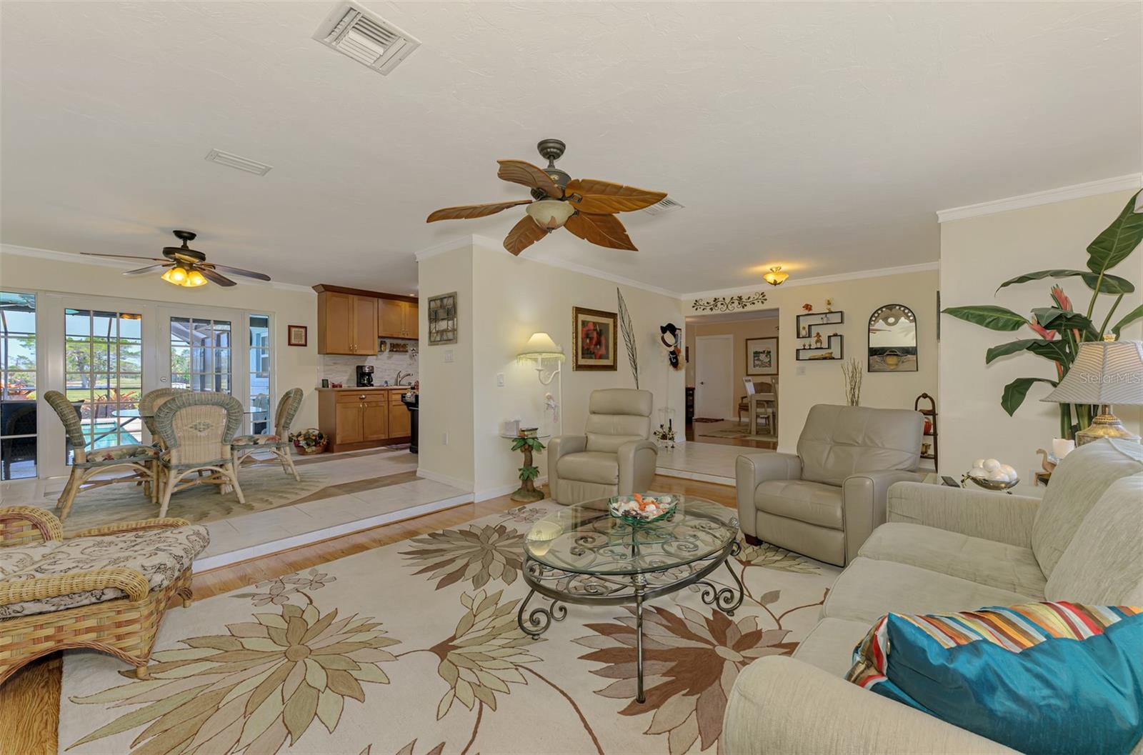 142 ROTONDA CIR, ROTONDA WEST, FL, 33947