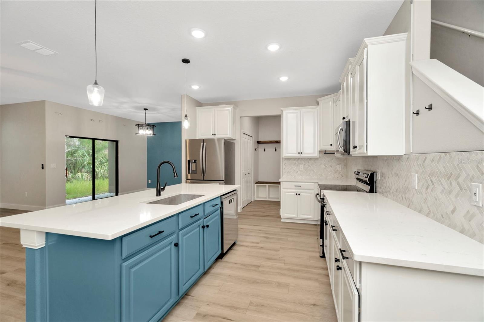 28516 TRANQUIL LAKE CIR, WESLEY CHAPEL, FL, 33543