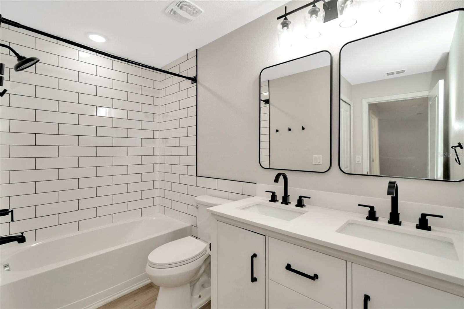 28516 TRANQUIL LAKE CIR, WESLEY CHAPEL, FL, 33543