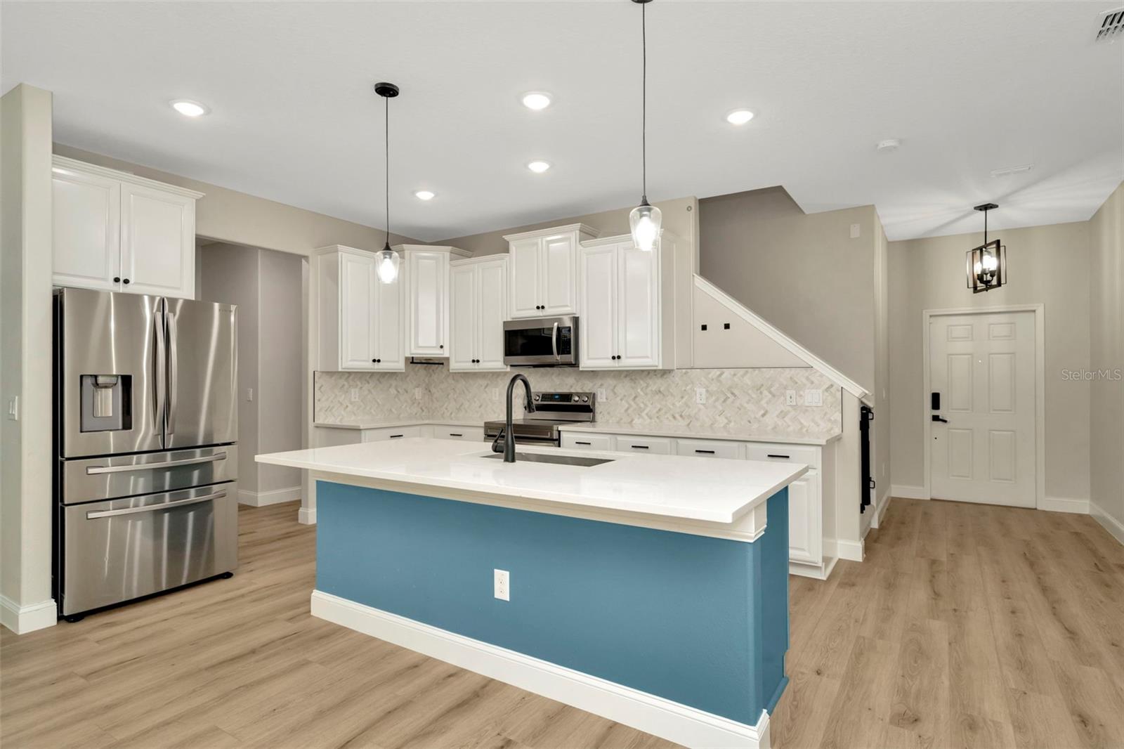 28516 TRANQUIL LAKE CIR, WESLEY CHAPEL, FL, 33543