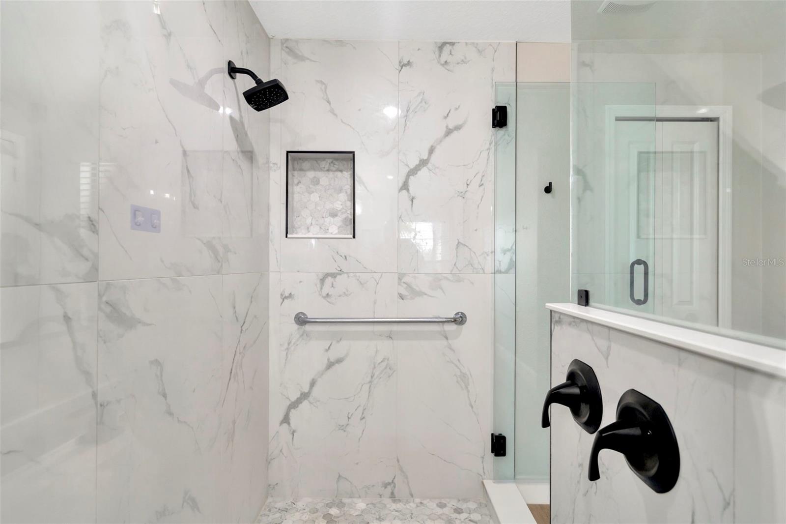 28516 TRANQUIL LAKE CIR, WESLEY CHAPEL, FL, 33543