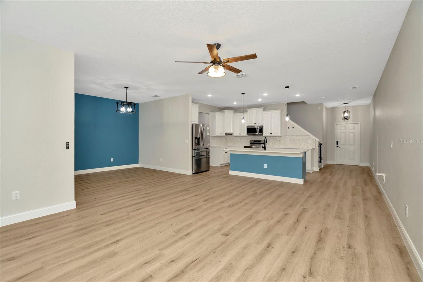 28516 TRANQUIL LAKE CIR, WESLEY CHAPEL, FL, 33543