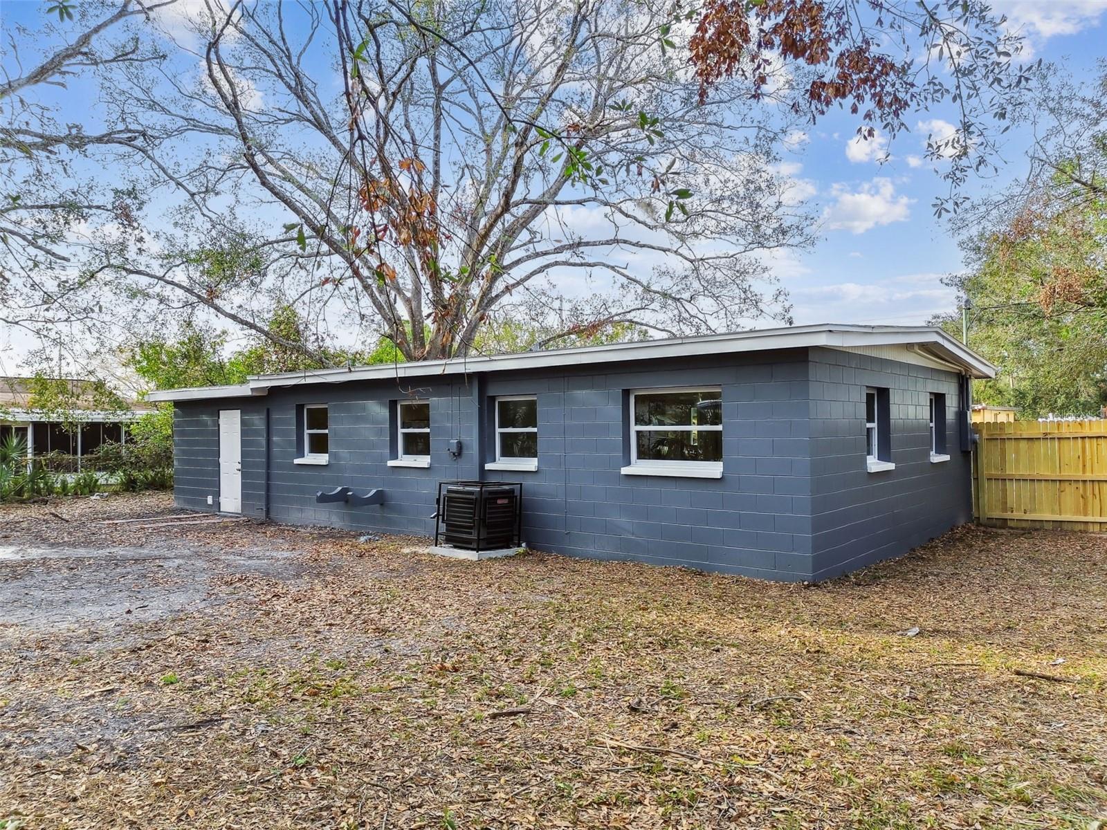 8205 FIR DR, TAMPA, FL, 33619