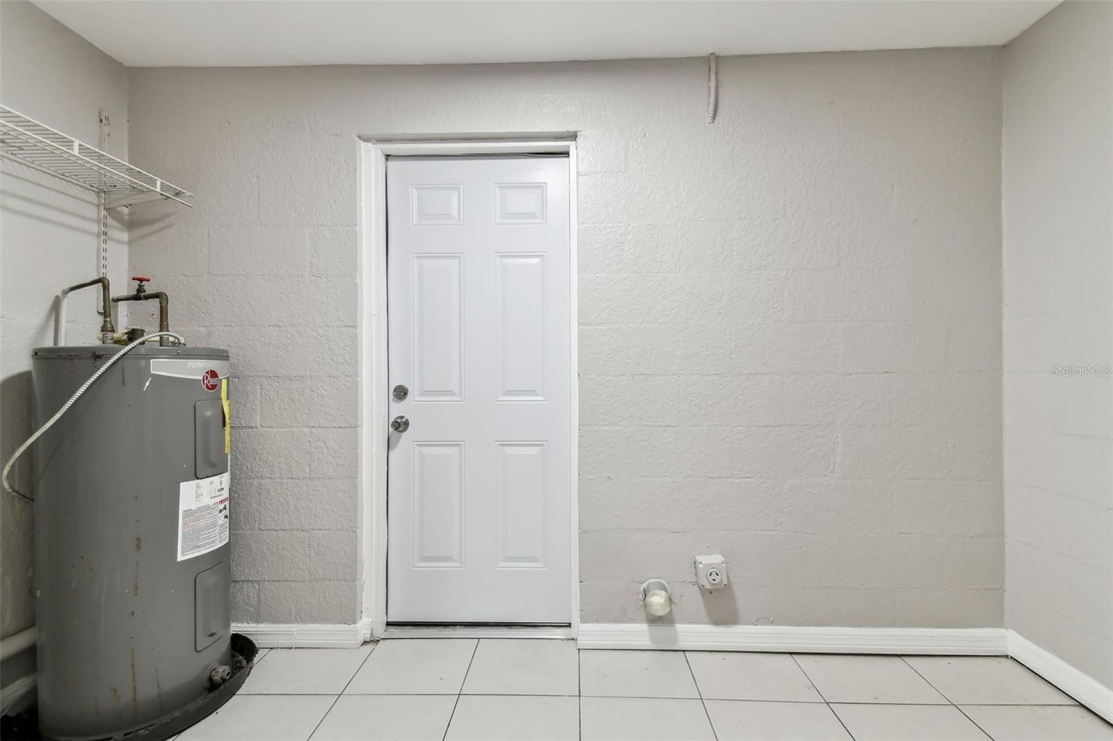 8205 FIR DR, TAMPA, FL, 33619