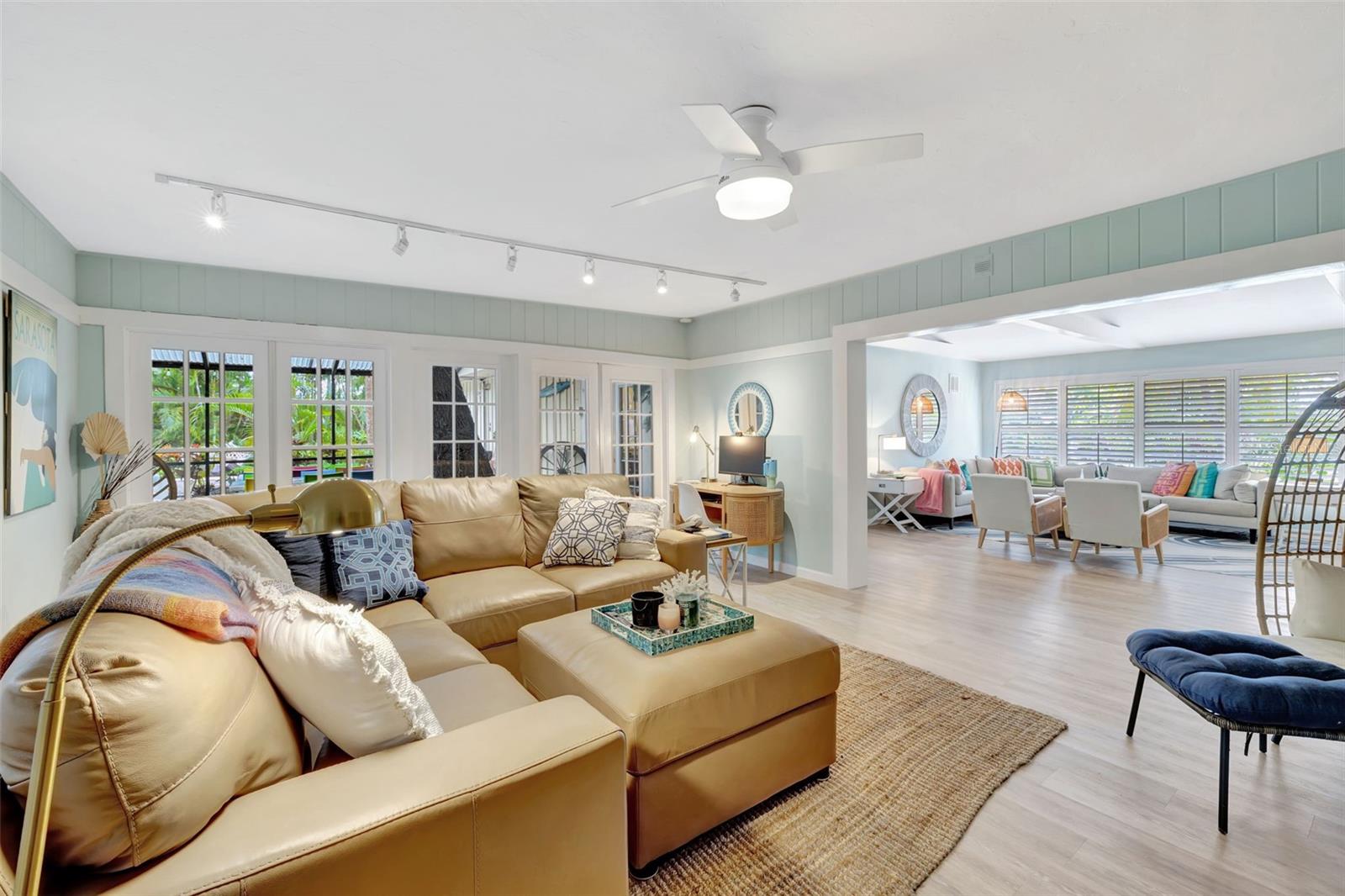 6343 HOLLYWOOD BLVD, SARASOTA, FL, 34231