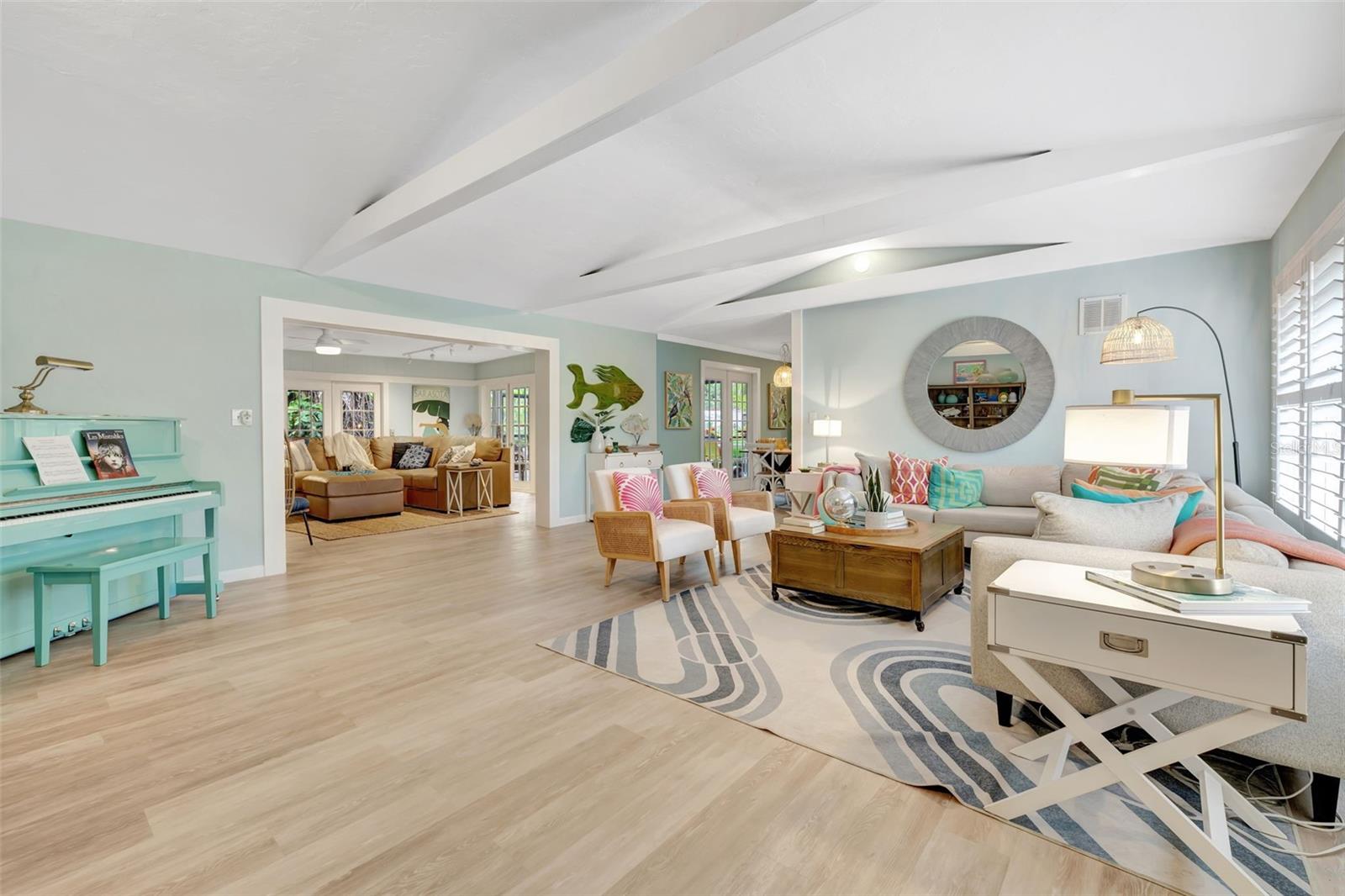 6343 HOLLYWOOD BLVD, SARASOTA, FL, 34231