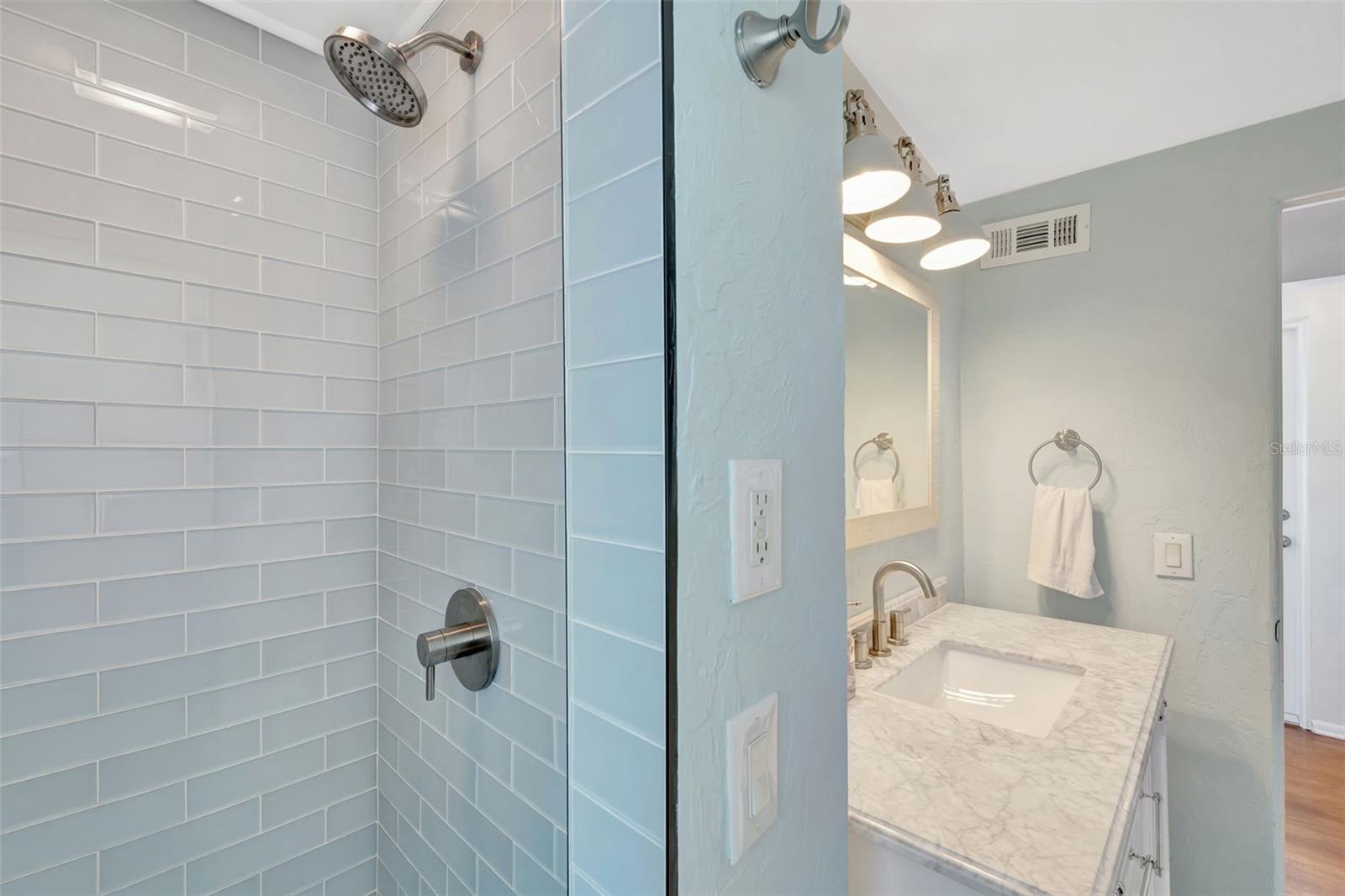 6343 HOLLYWOOD BLVD, SARASOTA, FL, 34231