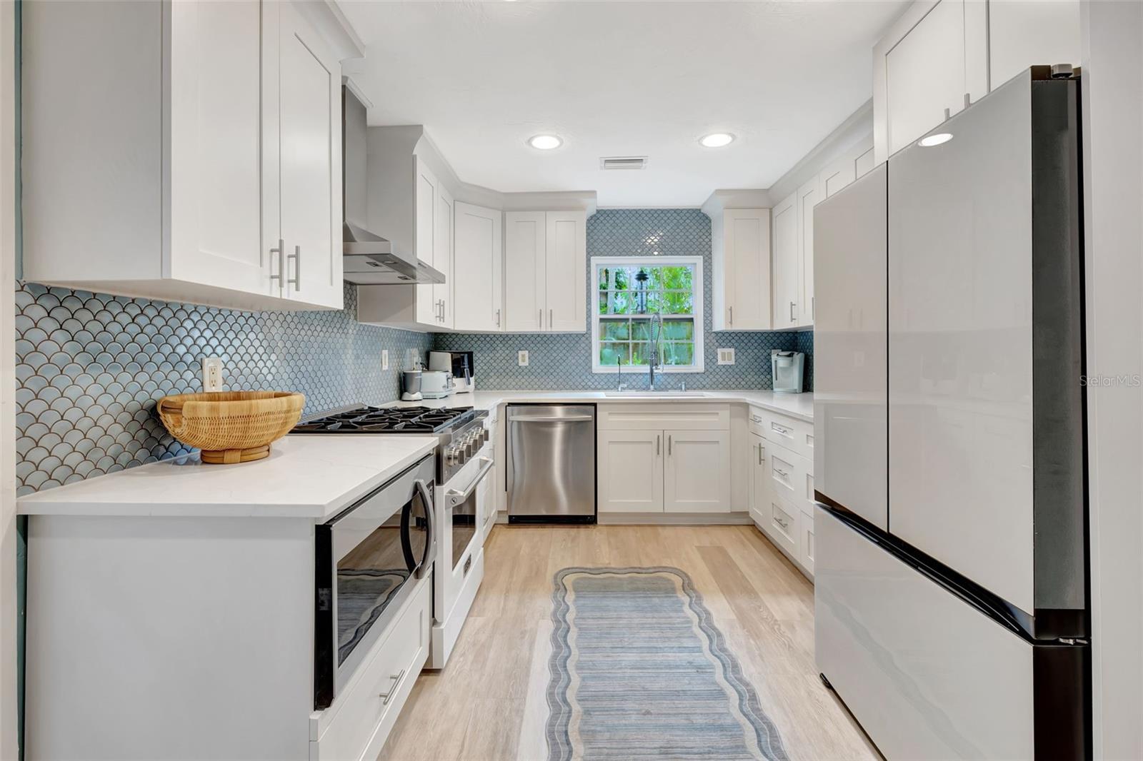 6343 HOLLYWOOD BLVD, SARASOTA, FL, 34231