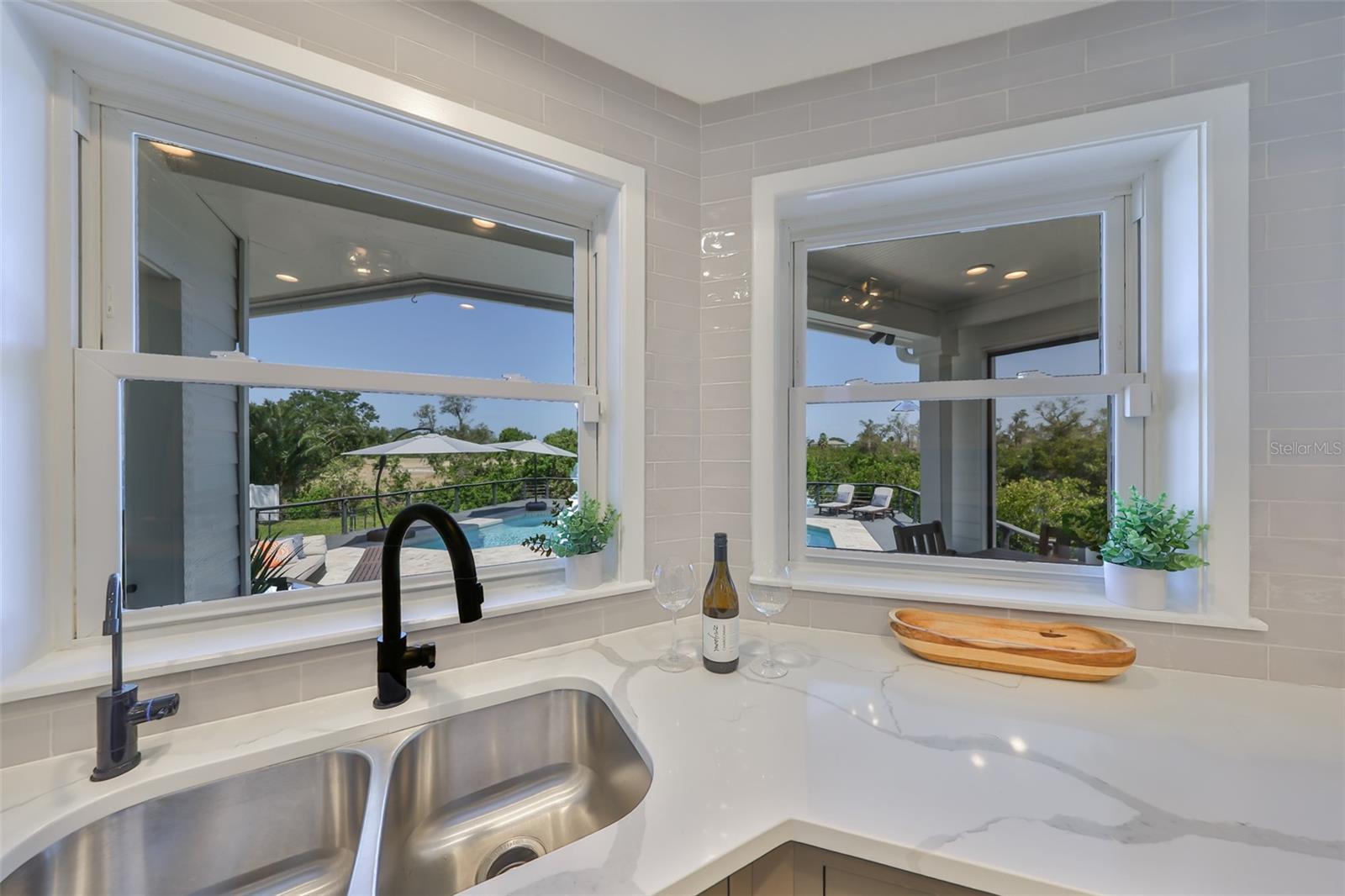 945 BUNKER VIEW DR, APOLLO BEACH, FL, 33572