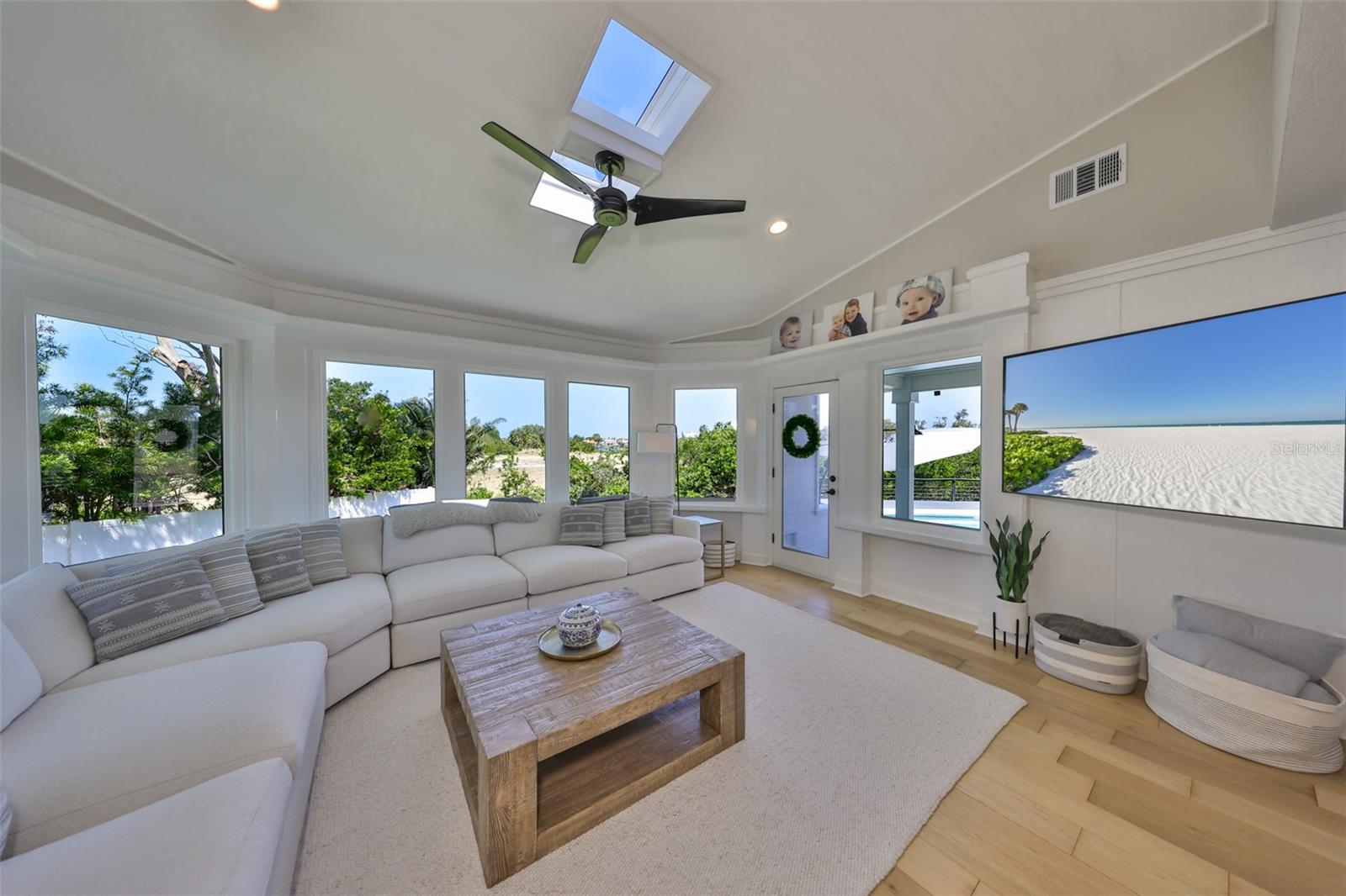 945 BUNKER VIEW DR, APOLLO BEACH, FL, 33572