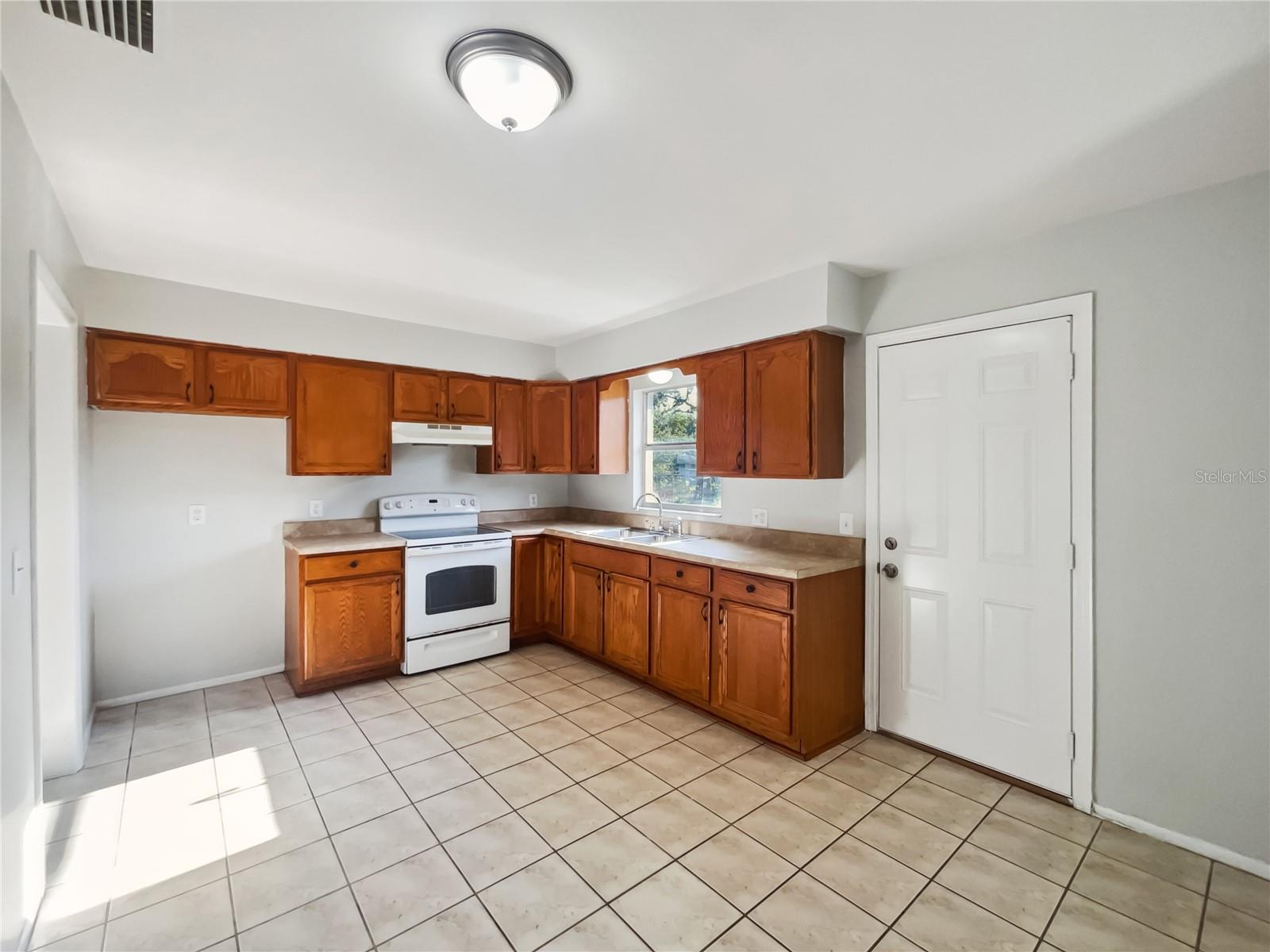 1543 SARAH ST, LAKE WALES, FL, 33898