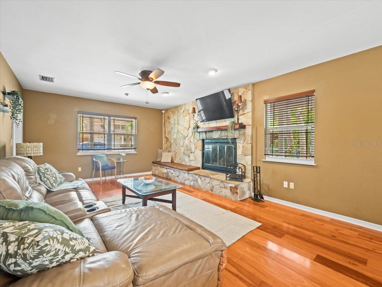 10206 N HYALEAH RD, TAMPA, FL, 33617