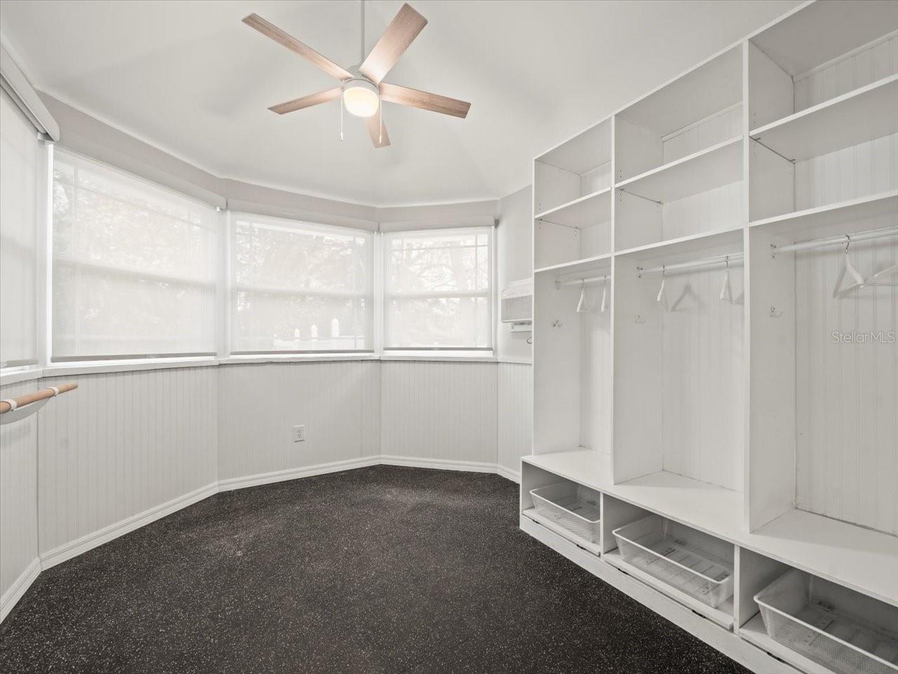 10206 N HYALEAH RD, TAMPA, FL, 33617
