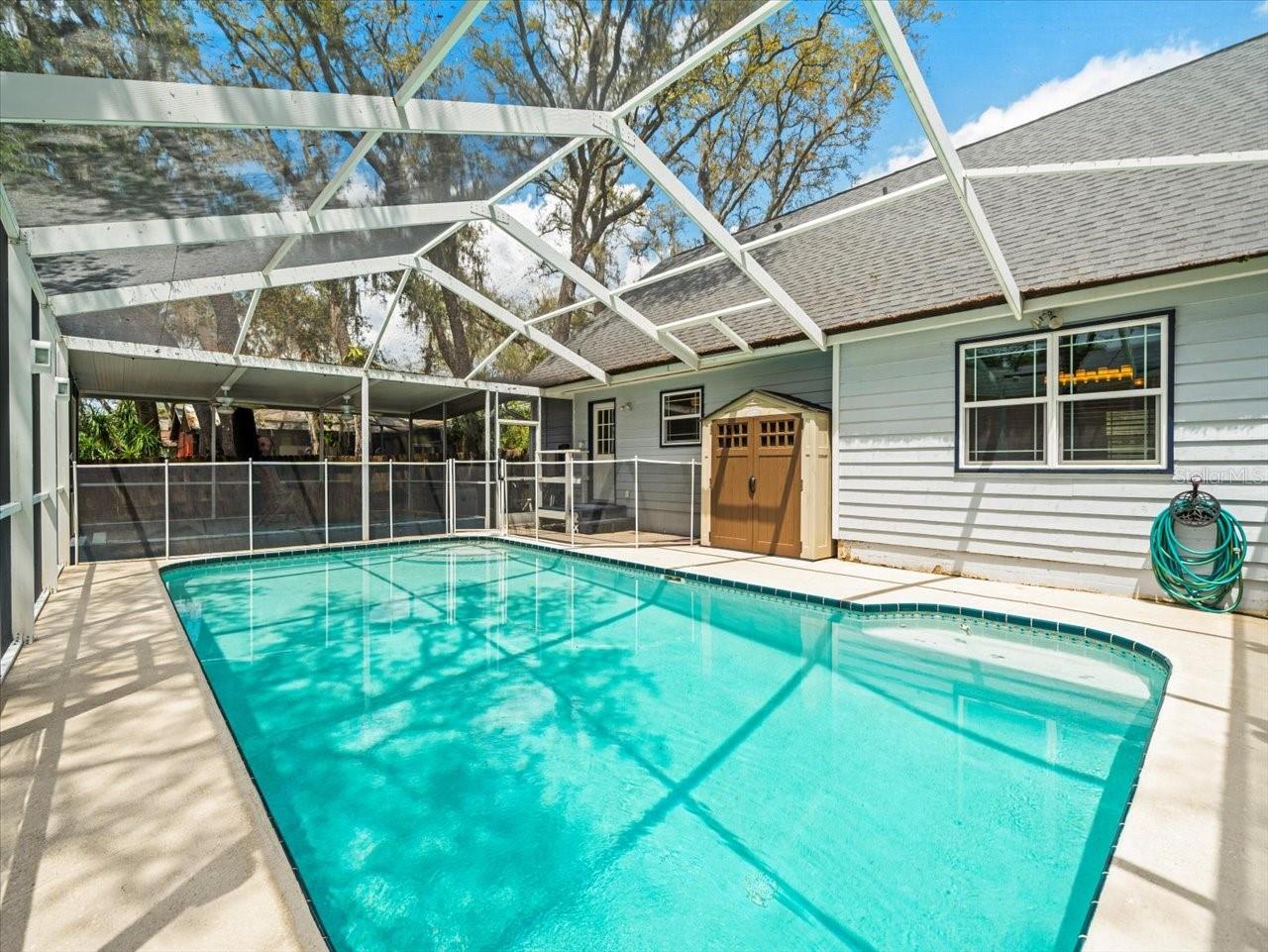 10206 N HYALEAH RD, TAMPA, FL, 33617