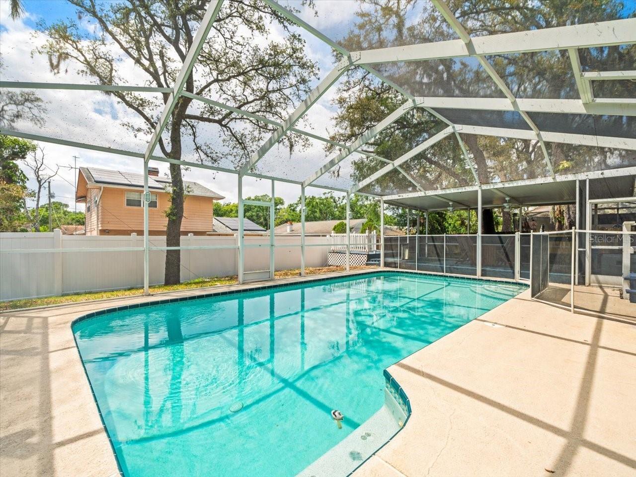 10206 N HYALEAH RD, TAMPA, FL, 33617