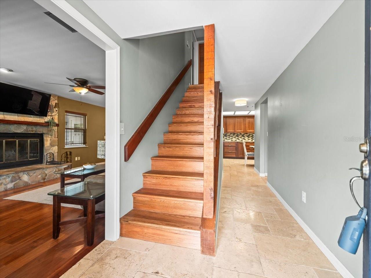 10206 N HYALEAH RD, TAMPA, FL, 33617