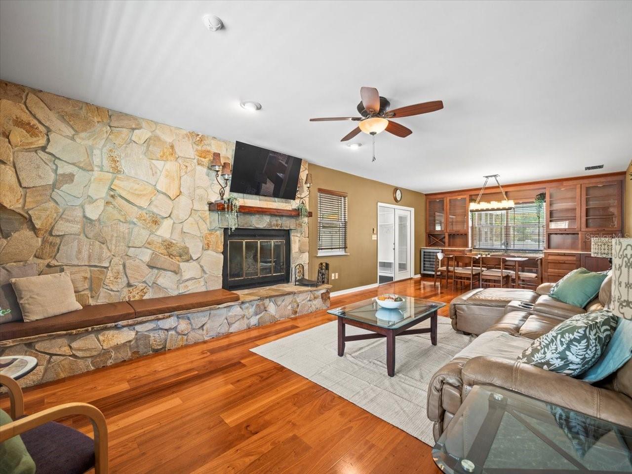 10206 N HYALEAH RD, TAMPA, FL, 33617