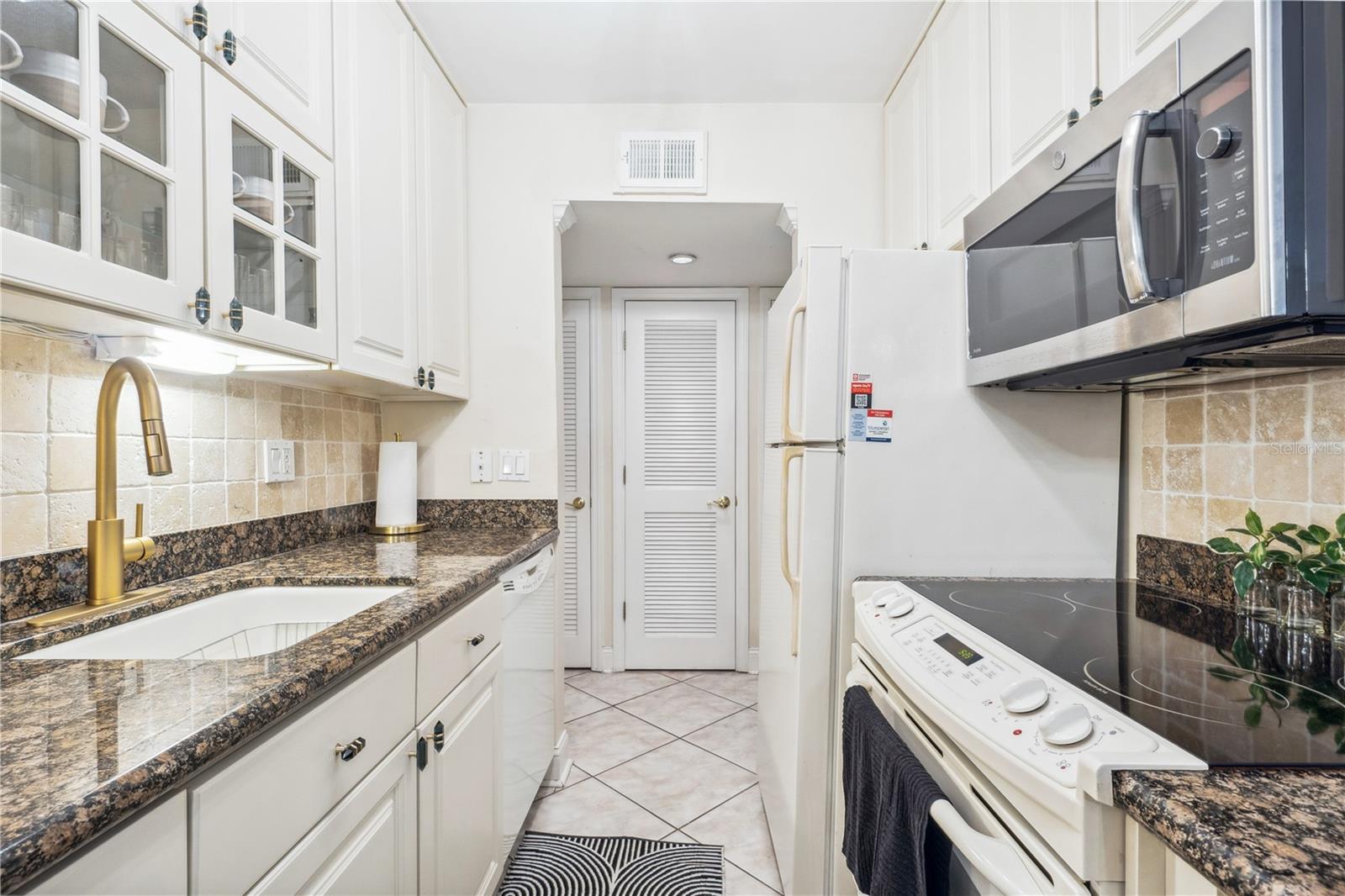 3325 BAYSHORE BLVD #B27, TAMPA, FL, 33629
