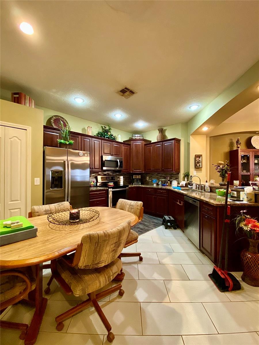 30442 LETTINGWELL CIR, WESLEY CHAPEL, FL, 33543