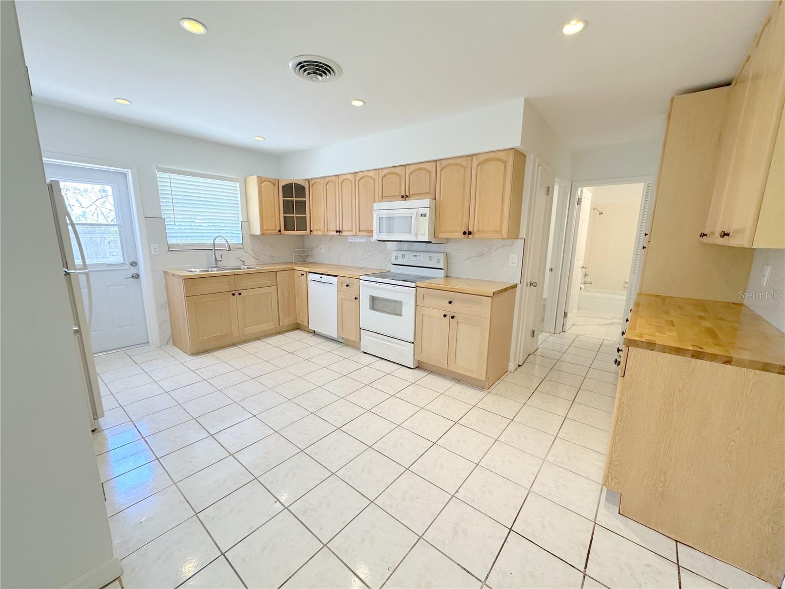 1655 FLORENCE AVE, ENGLEWOOD, FL, 34223